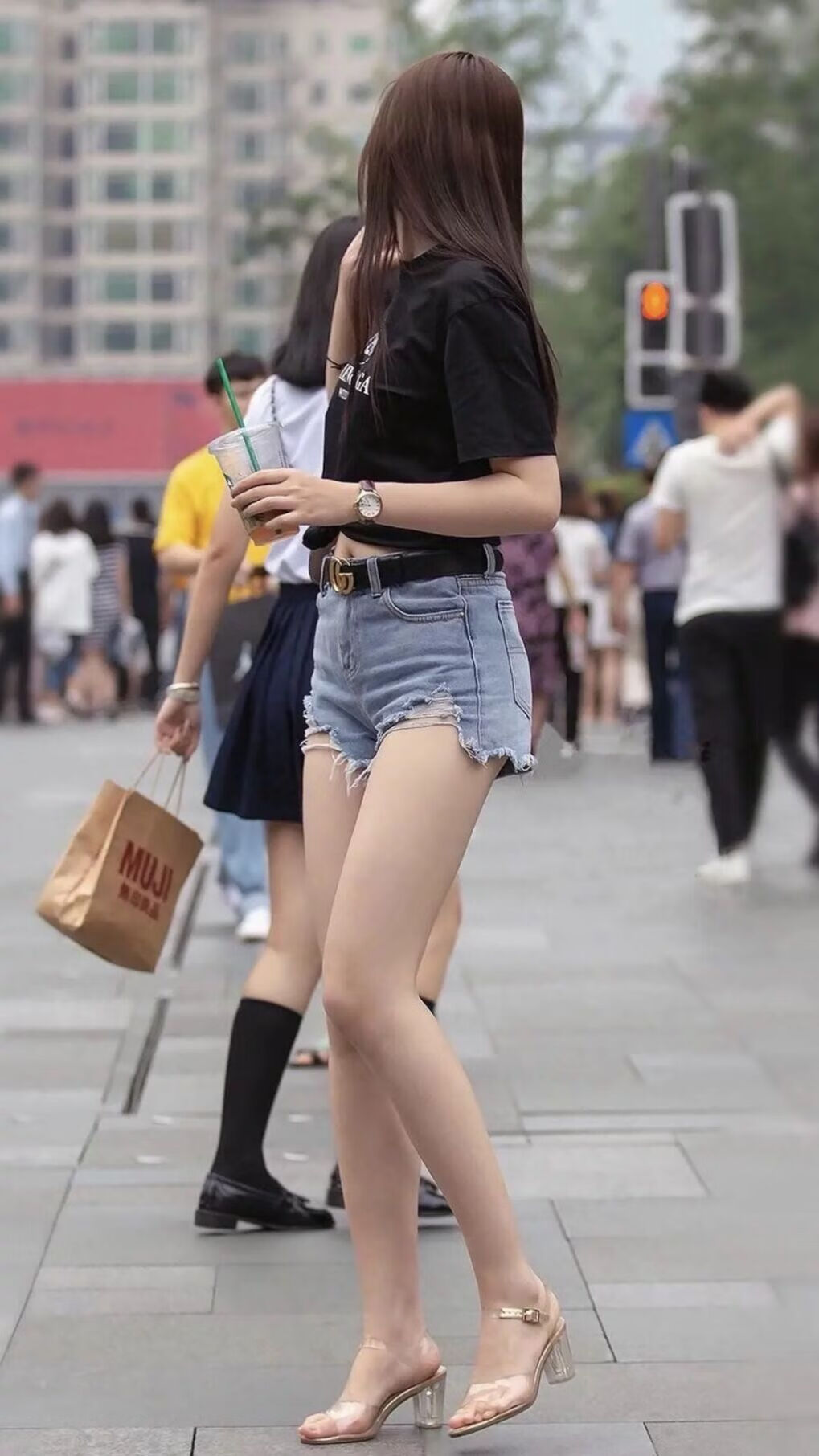 内马尔加盟利雅得新月引发热潮，内马尔亚军